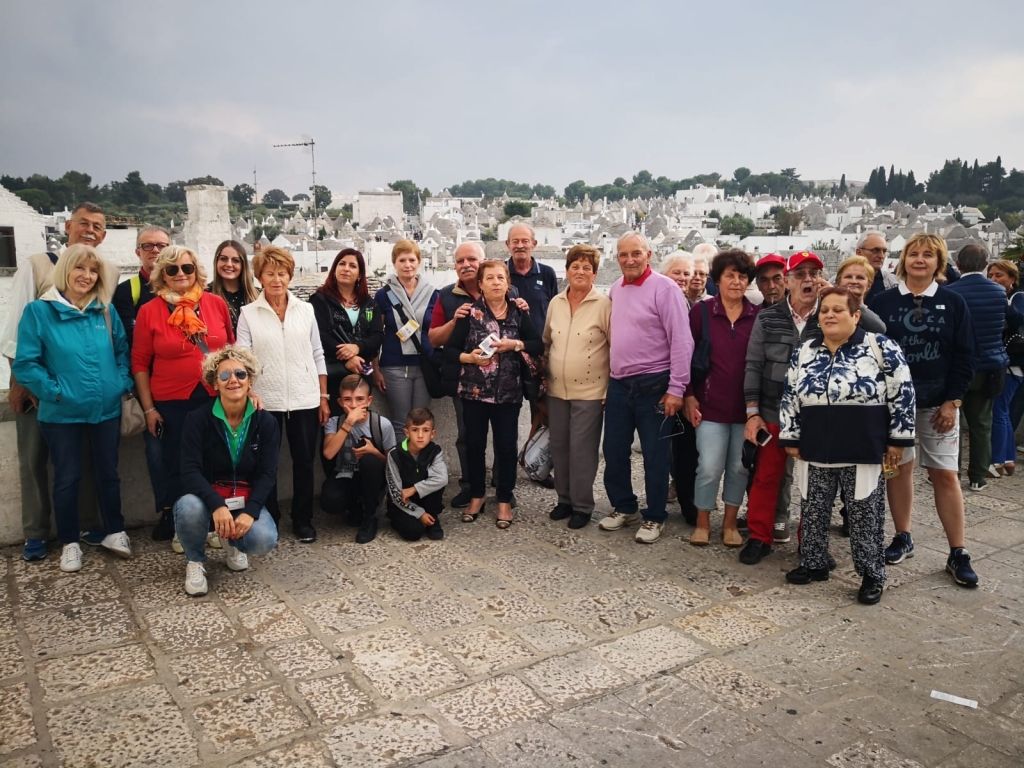 I croceristi tra i trulli